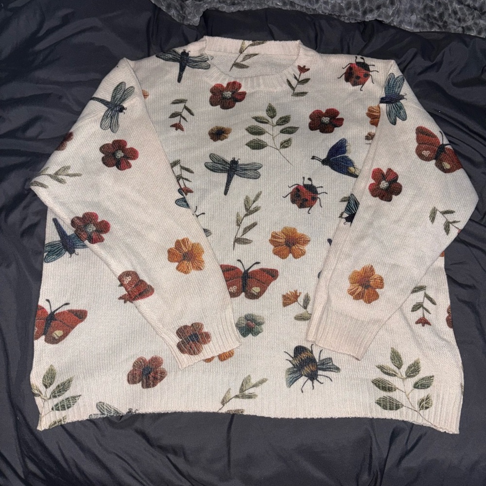SHEIN Cream and Red Crew Neck Sweater with Botanical Print